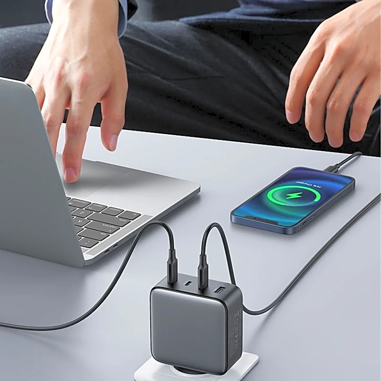 Ugreen's 160-Watt Charger Offers Multi-Device Charging at a Discount