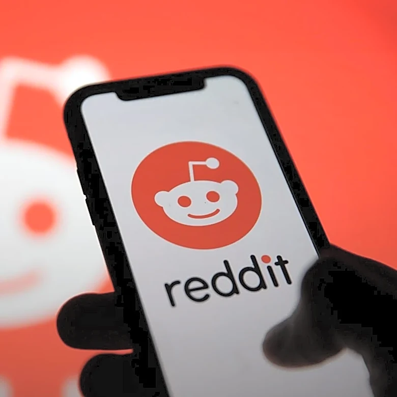 Reddit Advances Copyright Suit Against AI Firms Amid Stock Plunge