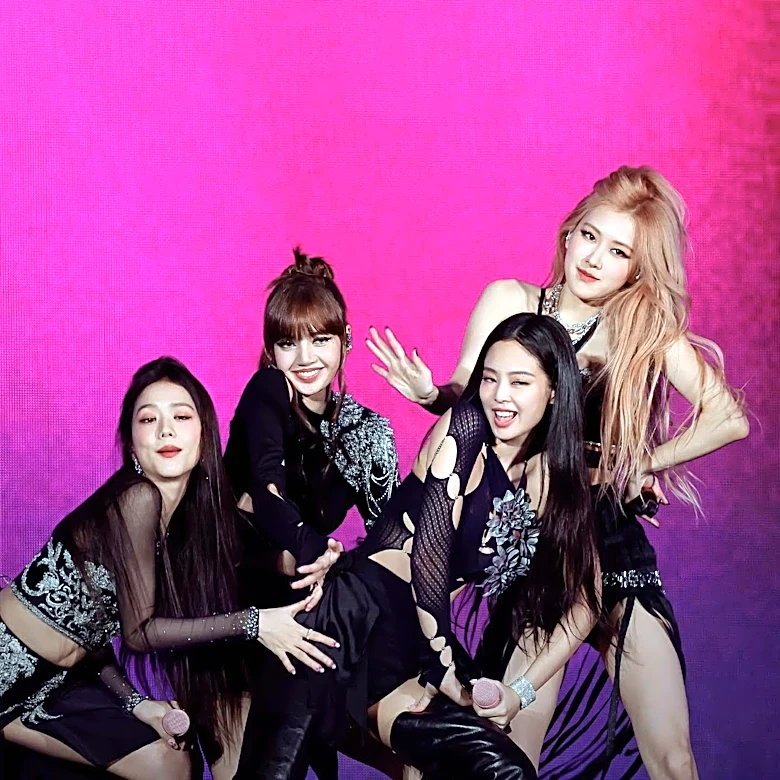 Jennie of BLACKPINK Makes History as First K-pop Soloist to Headline Lollapalooza Chicago