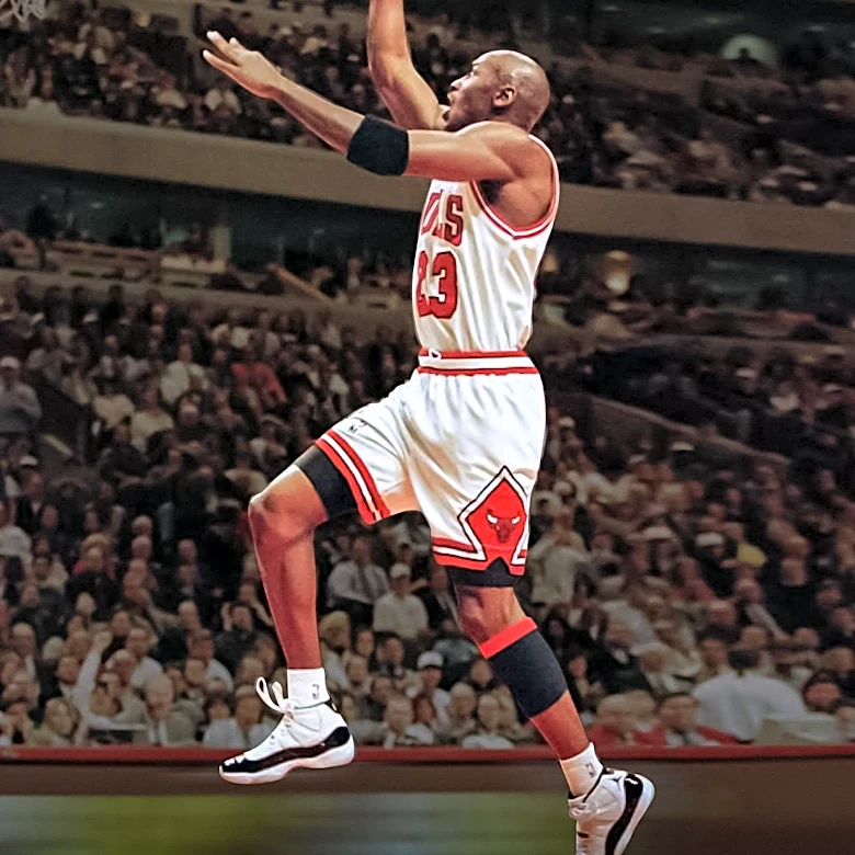 Norwegian Soccer Star Erling Haaland Captures Iconic Celebrity Photo with Michael Jordan