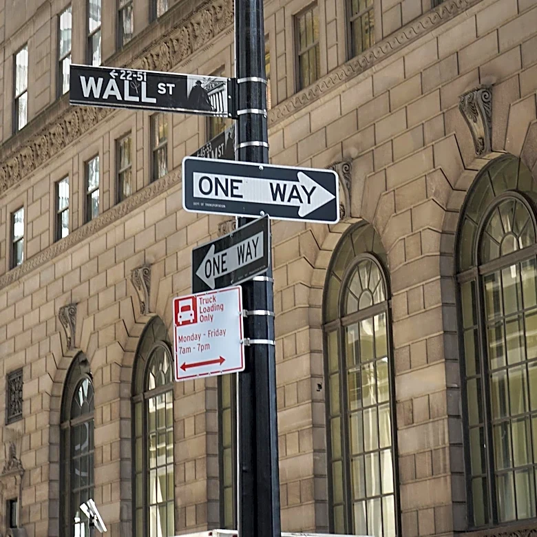 Wall Street Anticipates Key Earnings and Jobs Report Amid Inflation Concerns
