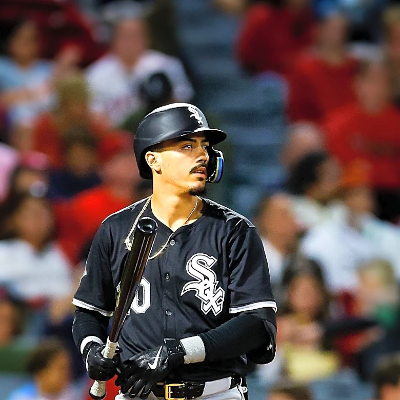 White Sox Acquire Luis Castillo from Mariners in Major Trade