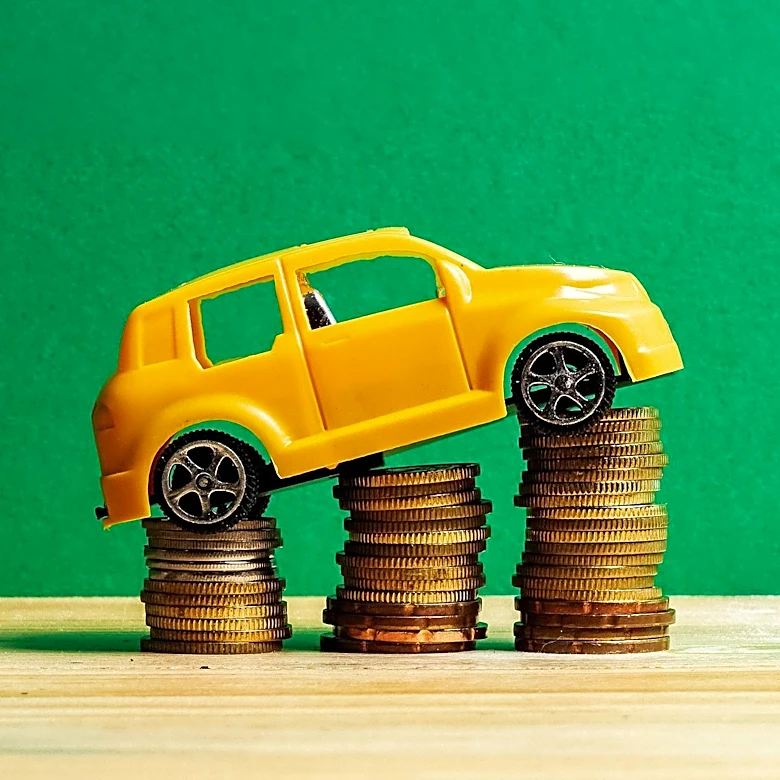 Record Negative Equity in Car Loans as Americans Roll Debt into New Vehicles