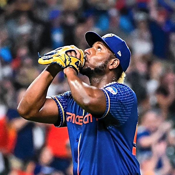 Yordan Alvarez's Baserunning Secures Astros' Victory Over Rangers