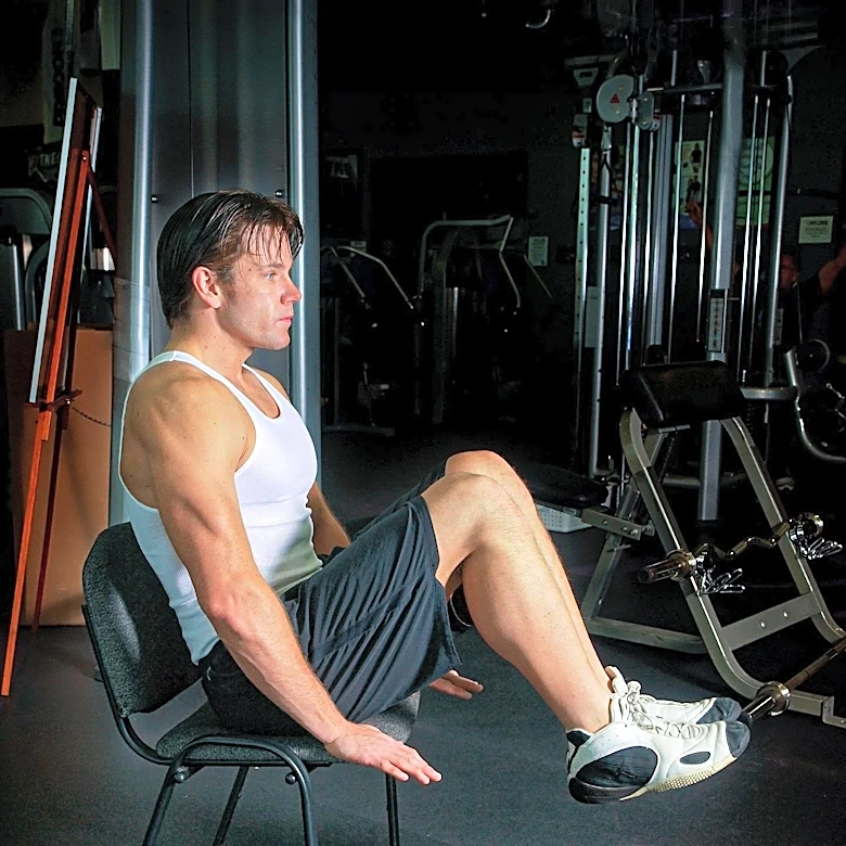 Fitness Expert Recommends Chair Exercises for Adults Over 55 to Reduce Belly Fat
