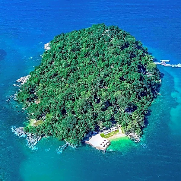 Luxury Private Island Resorts Offer Secluded Getaways for Couples