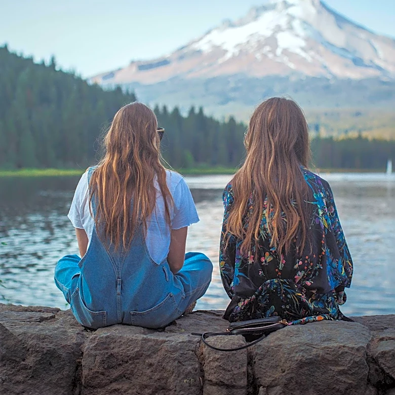Claire Kittle Shares Highlights from Girls' Trip, Showcasing Personal Moments