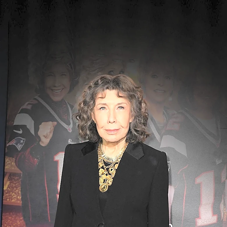 Jane Fonda and Lily Tomlin's Voice-to-Text Habit Revealed by Co-Star