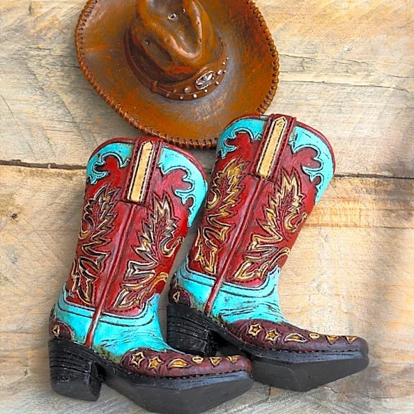Cowboy John's Antique Store in Meeteetse Offers Unique Western History Experience