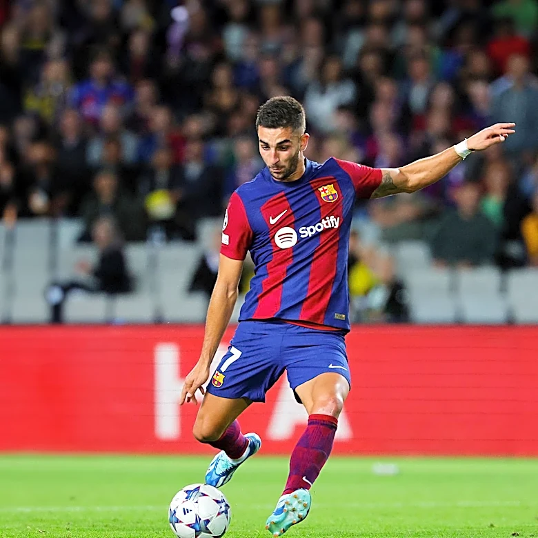 PSG and Barcelona in Talks Over Ferran Torres Transfer