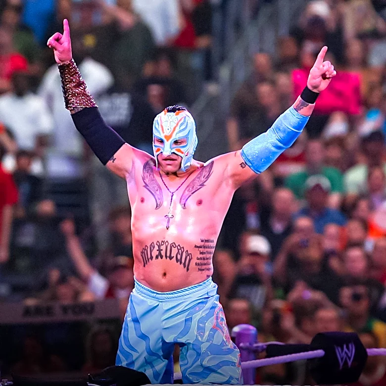 Wrestling Fans Flock to Minneapolis for SummerSlam Event