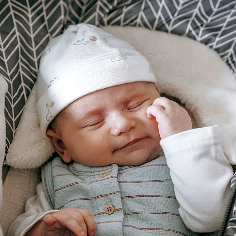 Mom's Baby Monitor Surprise During Sleep Training Sparks Parenting Discussion