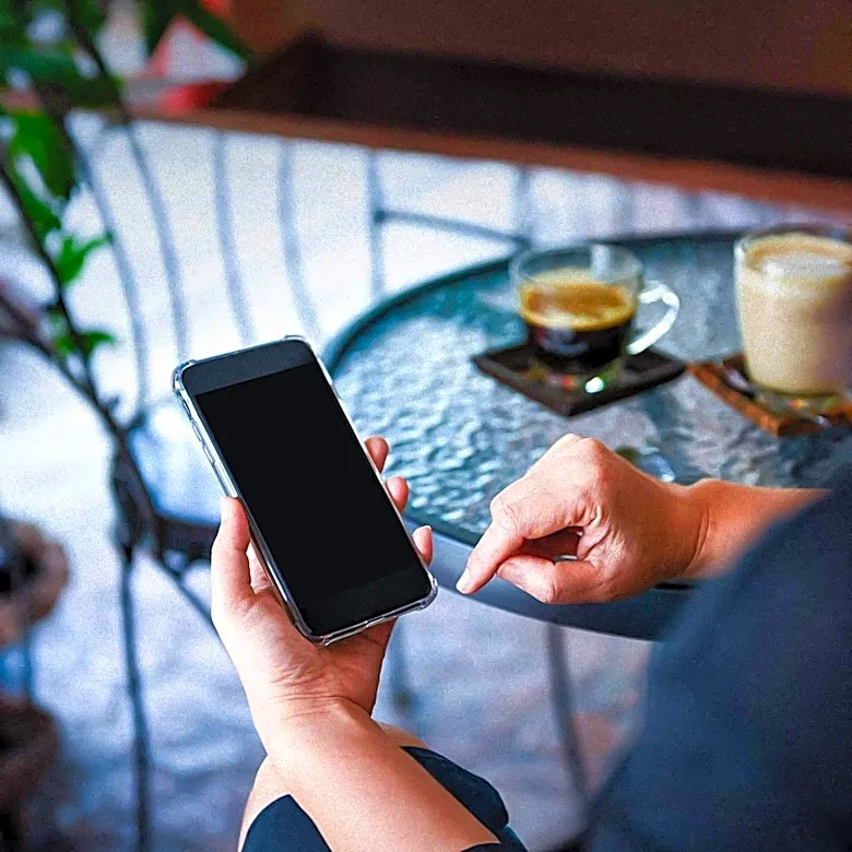 Managing Phone Habits and Sleep for Improved Mental Health