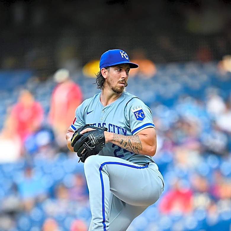Braves Strengthen Roster with Trade for Royals' Thomas and Falter