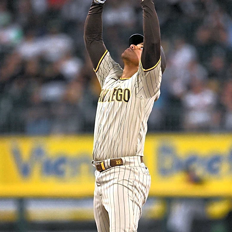 Padres Secure Walk-Off Victory Against Giants After Late-Inning Drama