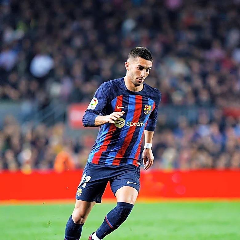 Barcelona Unlikely to Enter Bidding War for Ferran Torres Amid PSG Interest