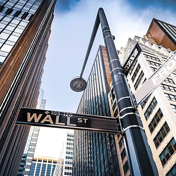Stock Market Reaches Historical Valuation Levels, Raising Concerns for Wall Street