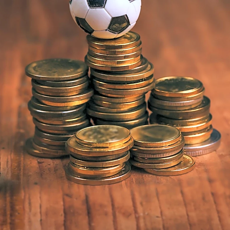 Arsenal's Transfer Strategy: Vinícius Júnior and Future Signings