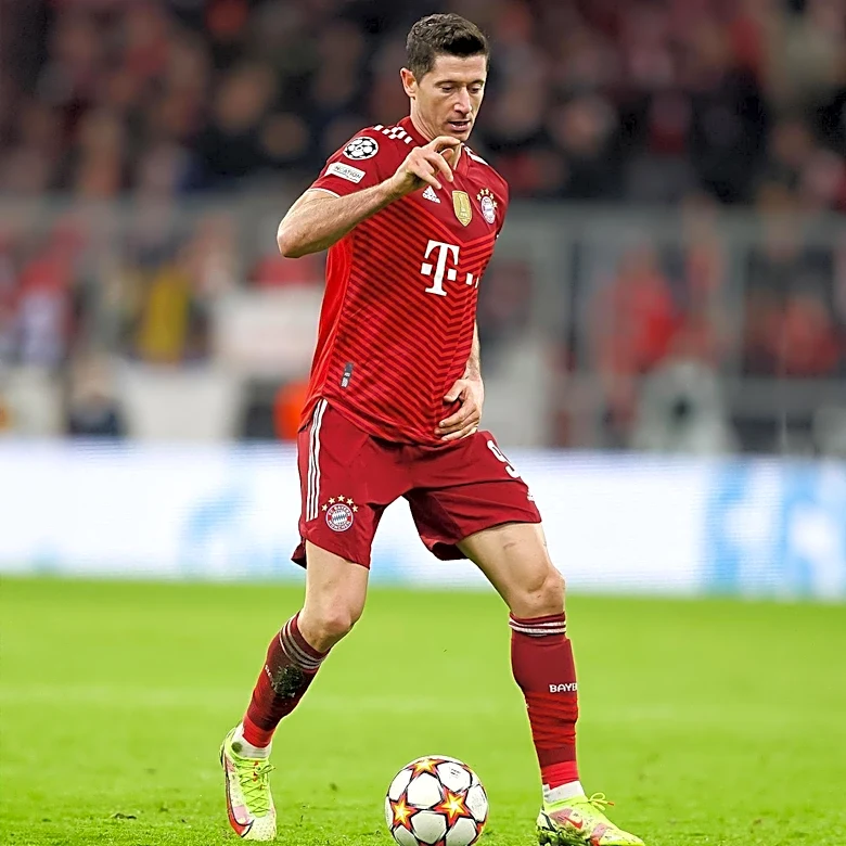 Robert Lewandowski Scores Twice in Chicago Fire Home Debut