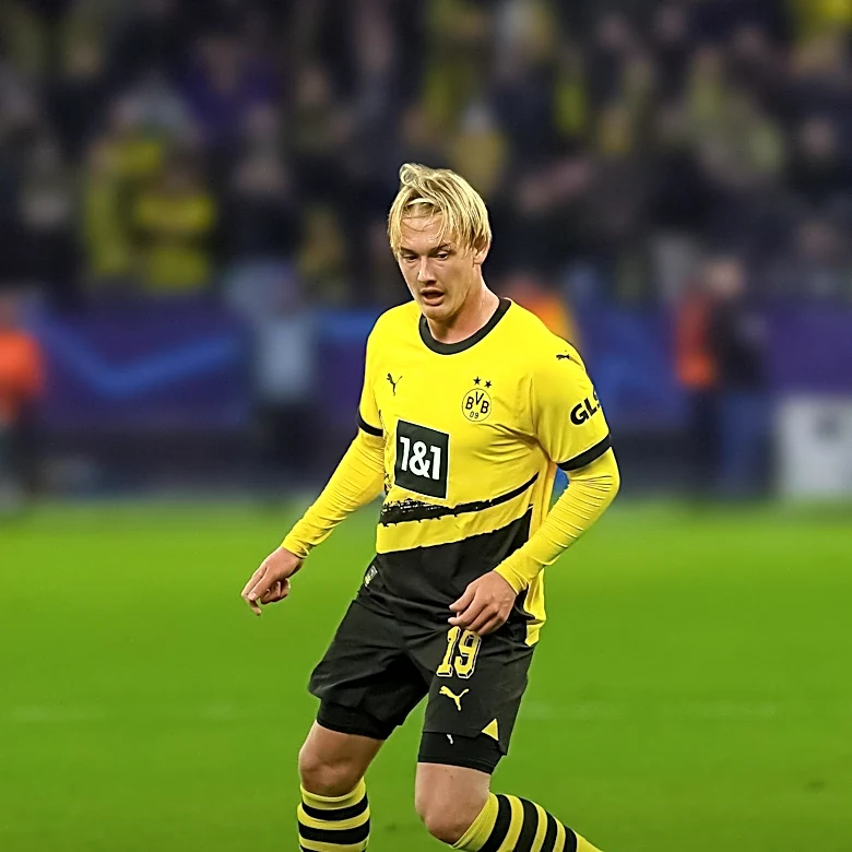 Julian Brandt Chooses Ajax Over Leeds United After Borussia Dortmund Exit