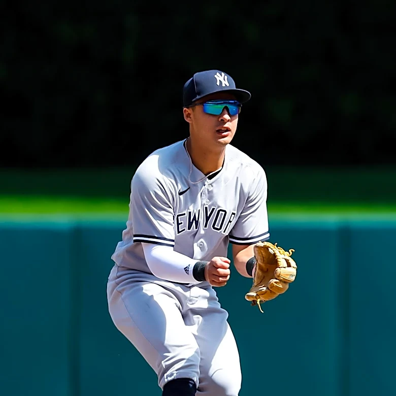 New York Yankees and Chicago Cubs Face Off in MLB Series Finale