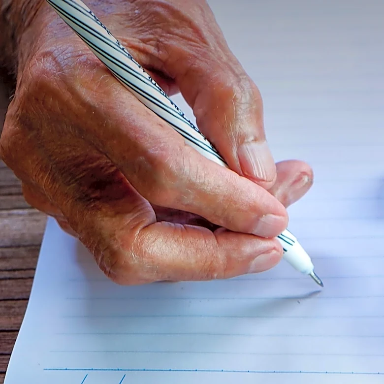 Maryland Retirement Home Fosters Cross-Generational Bonds Through Pen Pal Program