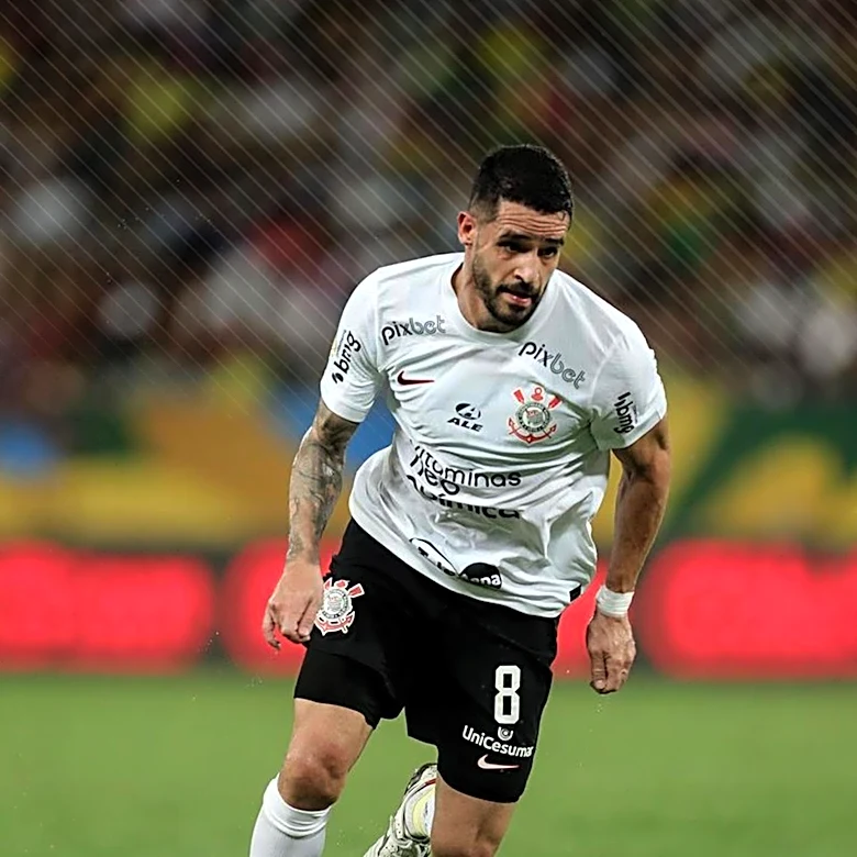 Hugo Souza Criticized After Corinthians' Loss to Internacional