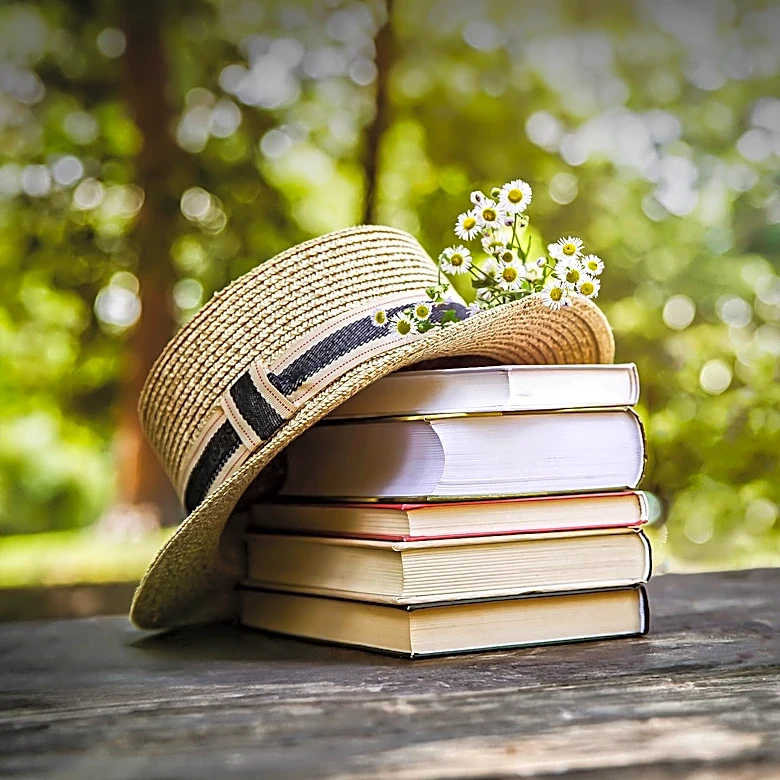 NPR Staffers Share Top Fiction Picks of the Year, Highlighting Themes of Friendship and Mystery