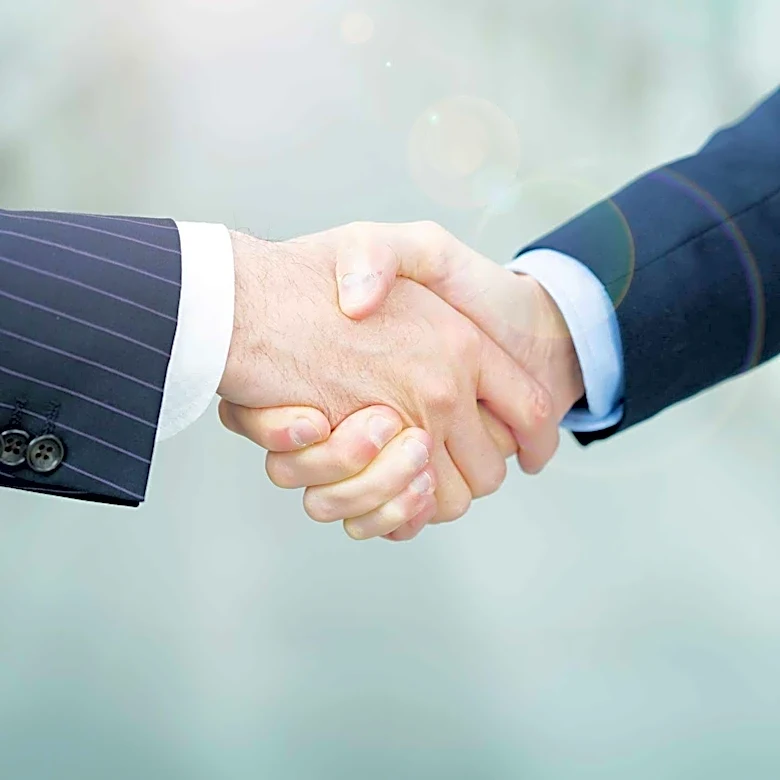 AstraZeneca Shares Fall Amid Unconfirmed Merger Talks with Bristol Myers Squibb