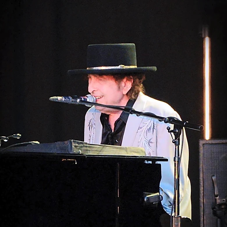 Bob Dylan Concludes Long Hot Summer Tour with Surprise Guest in Nashville