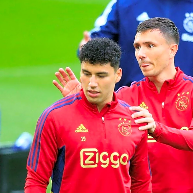 Ajax Coach Míchel Expresses Satisfaction with New Forwards Despite Fitness Concerns