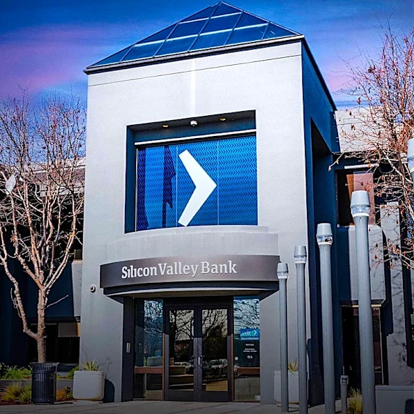 Curry Webb Wealth Management Acquires Stake in Huntington Bancshares