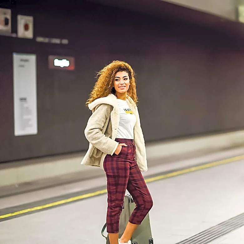 Modern Capri Pants Make a Stylish Comeback in Contemporary Fashion