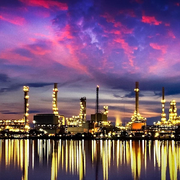 Australia's Oil Refinery Plans Criticized Amid Global Shift to Electrification
