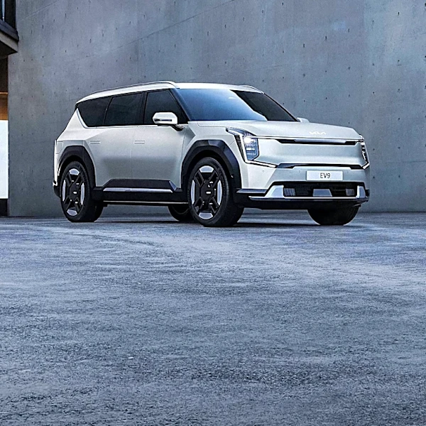 Xpeng Teases G9L SUV, Aiming for Global Market Expansion