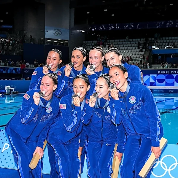 American Women's Team Poised for World Record in 400 Freestyle Relay