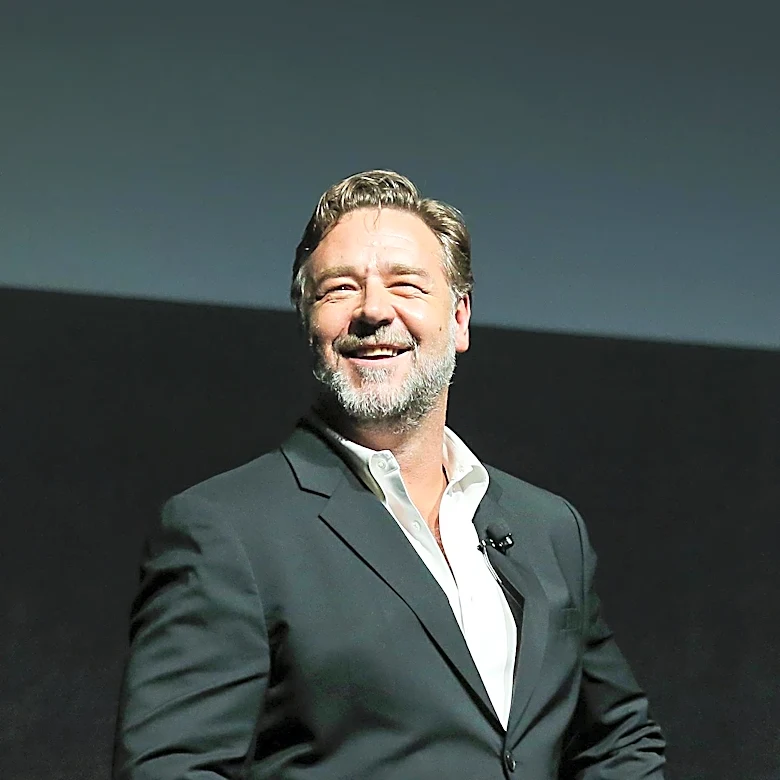 Russell Crowe Stars in 'Master and Commander,' a Top 19th Century War Film