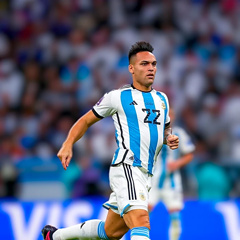 Lautaro Martínez's Role in Argentina's World Cup Victory Over England