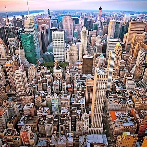 New York City Tops List as Most Romantic U.S. City Despite Dating Challenges