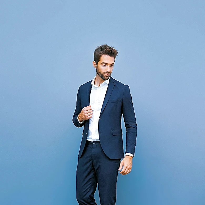 Under 5'10 Offers Tailored Fashion Solutions for Shorter Men