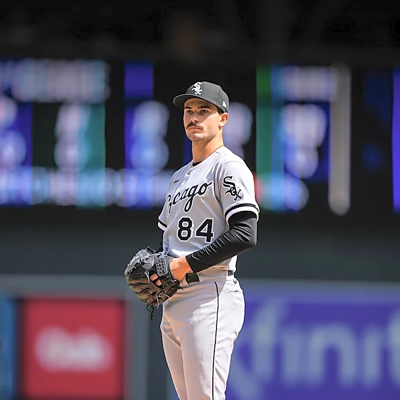 White Sox Acquire Veteran Pitcher Luis Castillo from Mariners