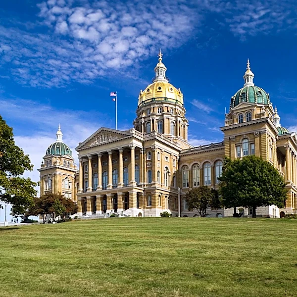 Top Iowa Towns Offer Ideal Retirement Destinations