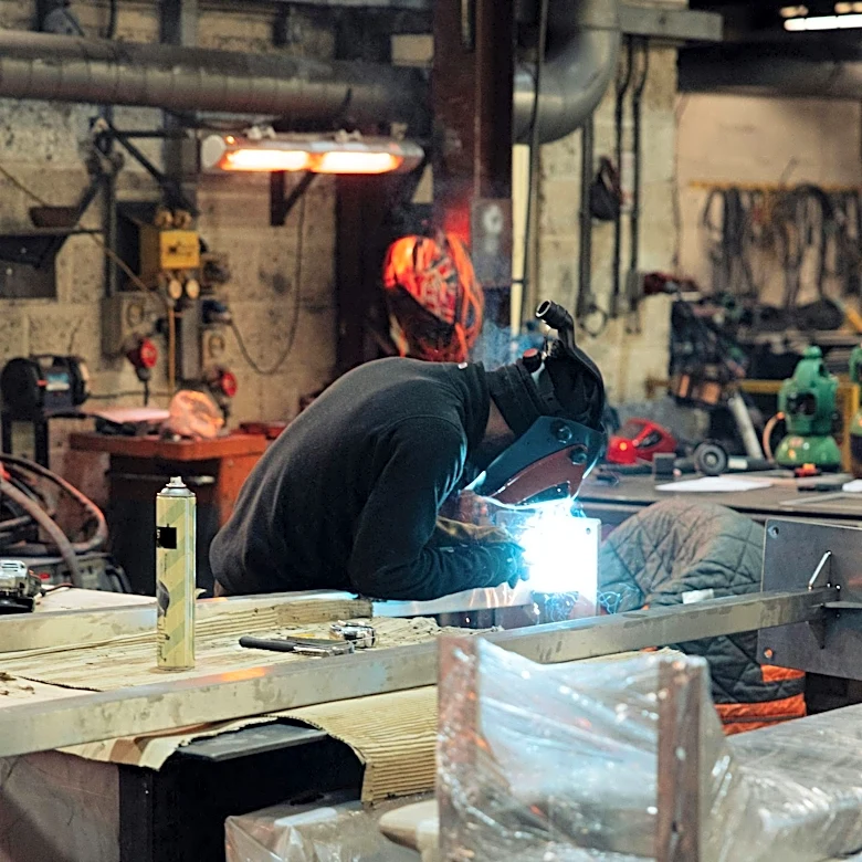 U.S. Manufacturing Activity Reaches Four-Year High Amid Strong Demand and Hiring