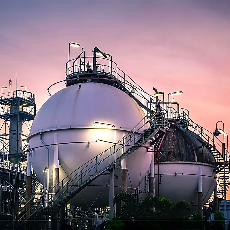 Big Oil Warns of Global Fuel Stock Shortages Amid Geopolitical Tensions