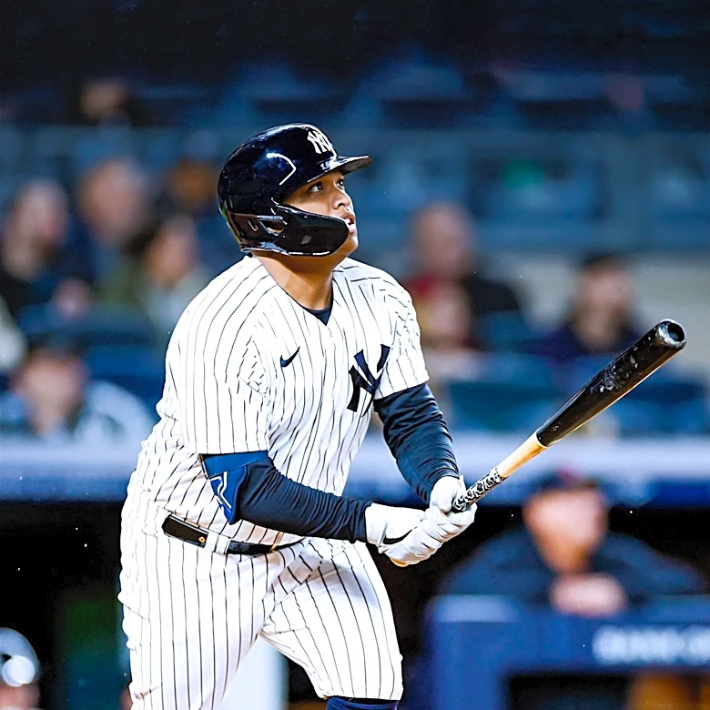 Yankees Acquire Heliot Ramos to Bolster Outfield Amid Playoff Push