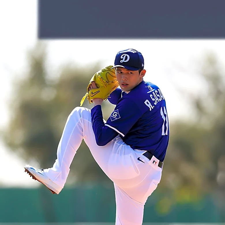Cubs Strengthen Pitching Rotation with Clay Holmes Acquisition