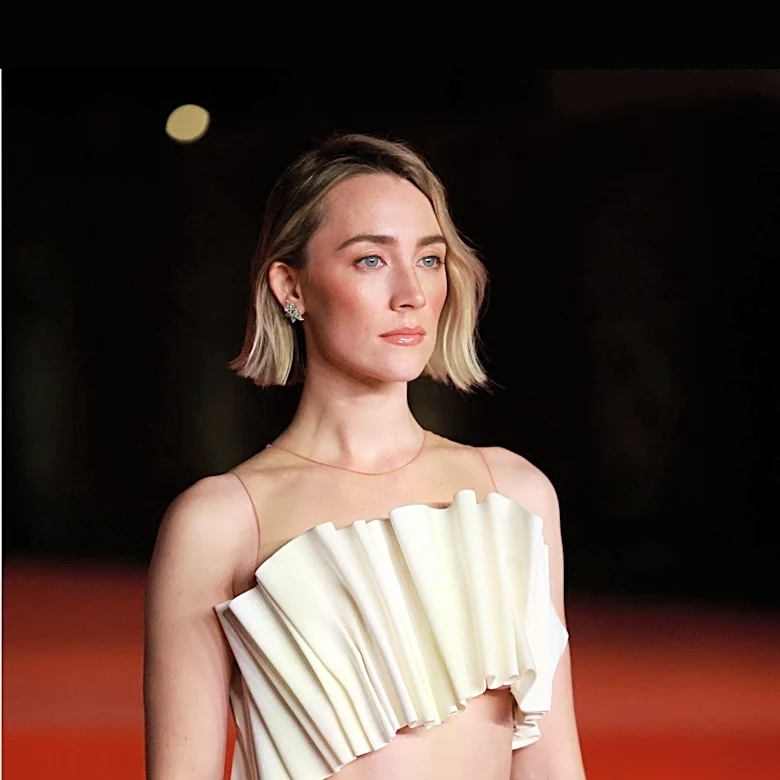 Saoirse Ronan Stars in 'How I Live Now' Exploring War and Survival