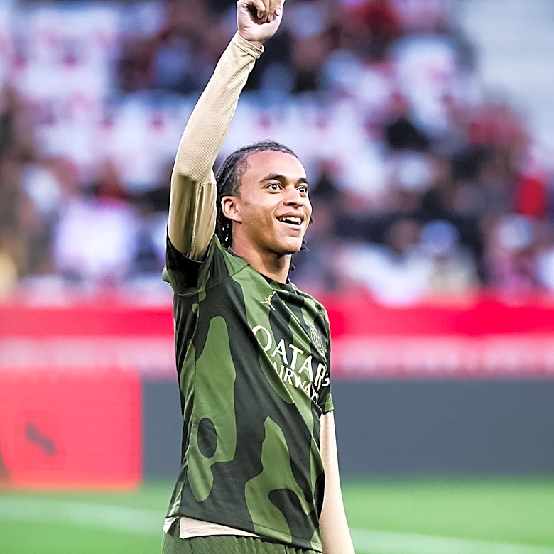Liverpool and PSG Enter Talks Over Transfer of Bradley Barcola