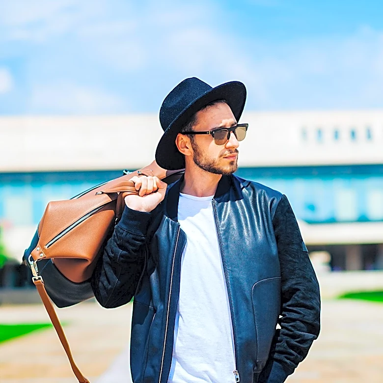 Travel Jackets Emerge as Essential for Stylish and Wrinkle-Free Vacations