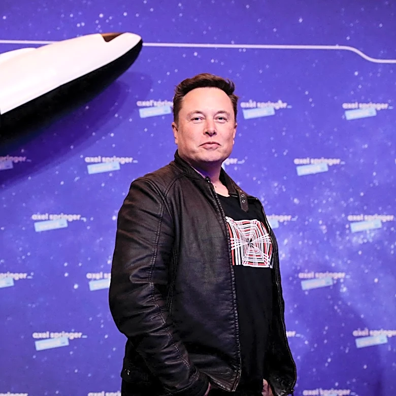 Elon Musk Seeks Engineers for SpaceX's Off-Earth Data Centers